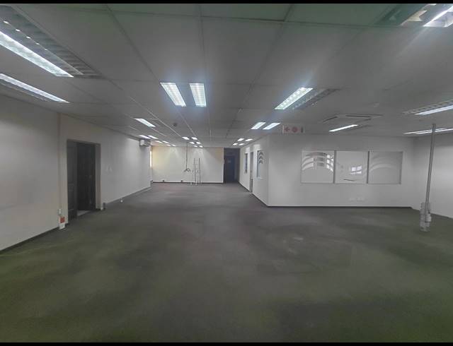 1,430M² OFFICE FOR SALE IN BRYANSTON